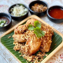 ปีกไก่ ทอดน้ำปลา