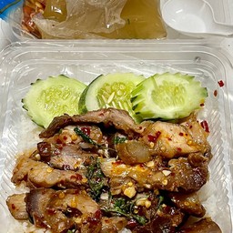 ข้าวกระเพราหมูย่าง