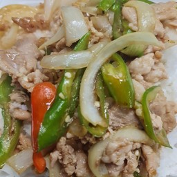 ผัดพริกสด