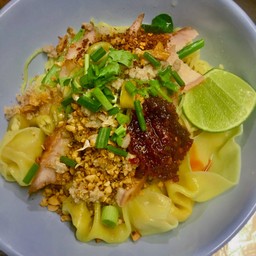 บะหมี่หมูแดงต้มยำแห้ง