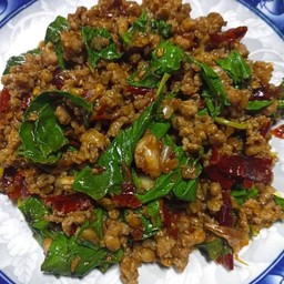 กะเพราหมูสับกับข้าว