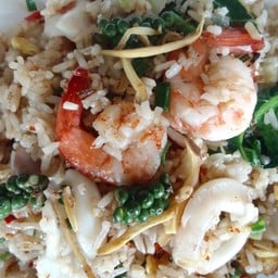 ข้าวผัดฉ่าทะเล