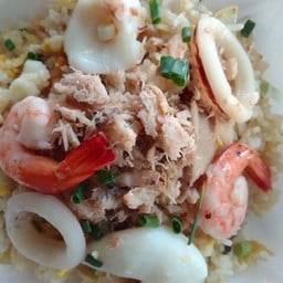 ข้าวผัดปูรวมทะเล