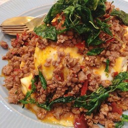 ข้าวไข่ข้นกระเพราลาวา