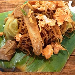 ผัดซีอิ๊วโบราณเส้นหมี่