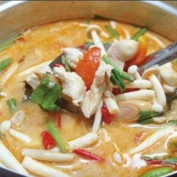 ต้มยำไก่น้ำข้นใส่เห็ดเข็ม