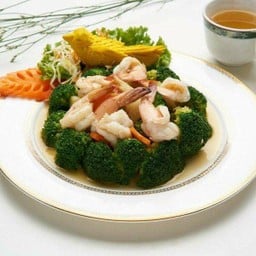 ผัดบล็อคโคลี่กุ้ง