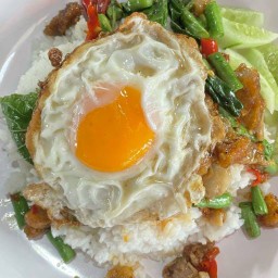 เจ๊พร อาหารตามสั่งหน้าวัดนางสาว