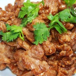 หมูกระเทียม(กับข้าว)