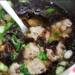 ซุปสาหร่ายหมูเด้งผักกาดขาว