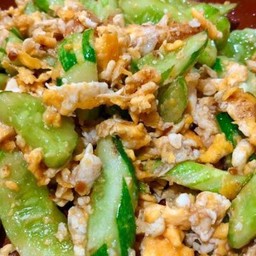 ข้าวราดผัดแตงกวาใส่ไข่