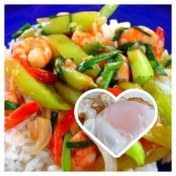 ผัดพริกหยวกกุ้งราดข้าว(ฟรีไข่ดาว)