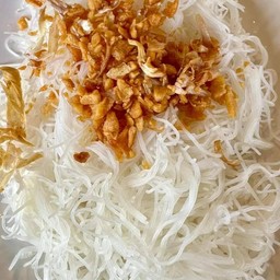 หมี่ลวกกระเทียมเจียวหอมๆ