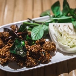 ลาบหมูทอด