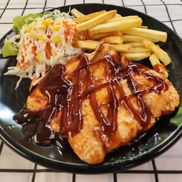 สเต็กไก่ราดซอสเกาหลี