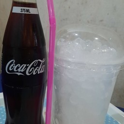 น้ำอัดลม..โค๊ก..เเก้วโอ่งเเยกน้ำแข็ง หรือใส่กับน้ำเเข็งเลยให้ระบุหมายเหตุมานะค่ะ