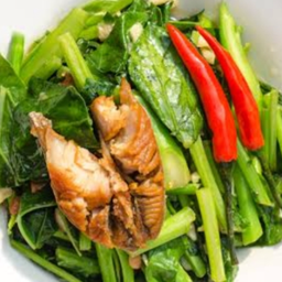 ผัดคะน้าปลาเค็ม