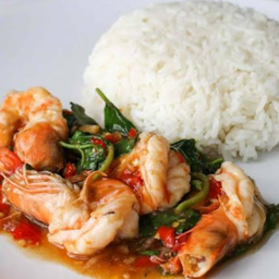 ข้าวกะเพรากุ้ง