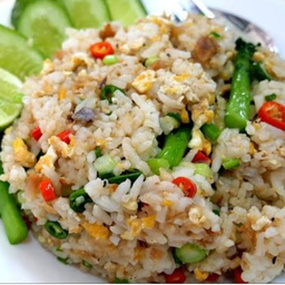ข้าวผัดปลาสลิด