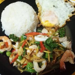 ผัดฉ่าทะเล