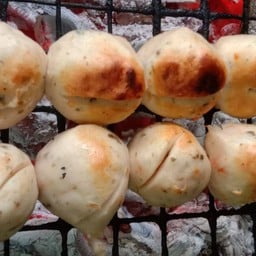 กระเพราหน้าบ้าน&ปลาหมึกย่างน้ำจิ้มโคตรเด็ด