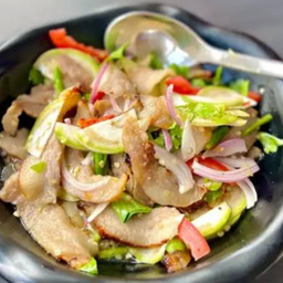 ยำคอหมูย่างมะเขือเปาะ