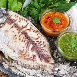 ลูกชิ้นทอด-ปิ้ง   ผลไม้สดแช่เย็น&ของดอง สายล่าง (ตรงข้ามร้านเเอบเเซ่บ)