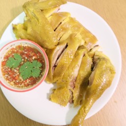 ไก่ต้มน้ำปลา ครึ่งตัว