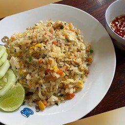 มนตรา พาเพลิน