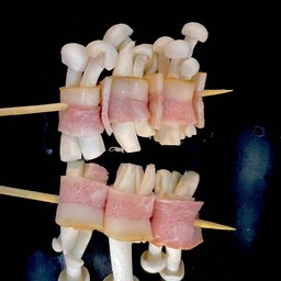 เบคอนพันเห็ดหลินขาว(ชิเมจิ)