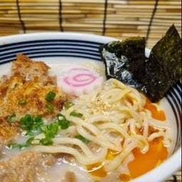 Tori Tonkotsu Ramen (ราเมนทงโกะสึไก่ทอด)
