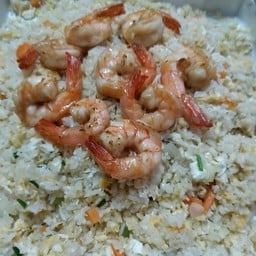 ข้าวผัดกุ้งถาด Fried rice with shrimp (Tray size)