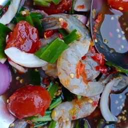 ยำกุ้งสดไข่แดงเค็ม