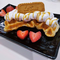 Whipped Cream Biscoff Caramel