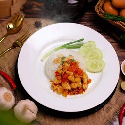 ปูคั่วพริกเกลือไข่เค็มราดข้าว