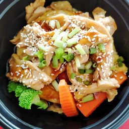 ข้าวหน้าหมูเทอริยากิ ฟรีไข่+น้ำดื่ม