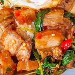 ข้าวราดผัดกะเพรา