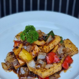 วีแกนเต้าหู้ผัดพริกไทดำ