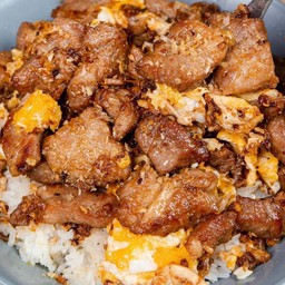 ข้าวหมูผัดไข่