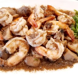กุ้งผัดสามเกลอ