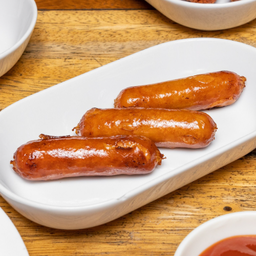 ไส้กรอกไก่ รมควัน หนังกรอบ 4 ชิ้น