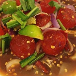 ยำไข่แดงเค็ม