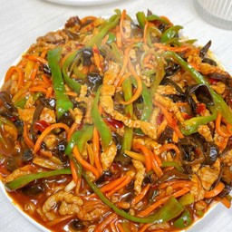 หมูเส้นผัดเห็ดหูหนู