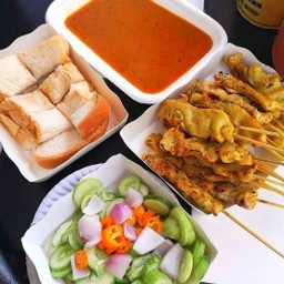 หมูสะเต๊ะ 50ไม้ แถมขนมปัง 5 แผ่น