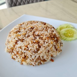 ข้าวผัดกระเทียมหมูสับ