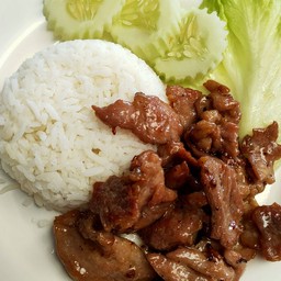 ข้าวหมูหมักทอดน้ำปลา