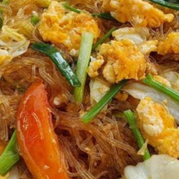 ผัดวุ้นเส้นใส่ไข่