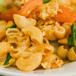 ผัดมักกะโรนี