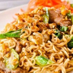 ผัดมาม่า