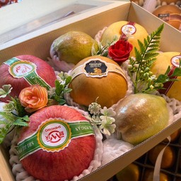 เซ็ทรวมผลไม้นอกกล่องน้ำตาล